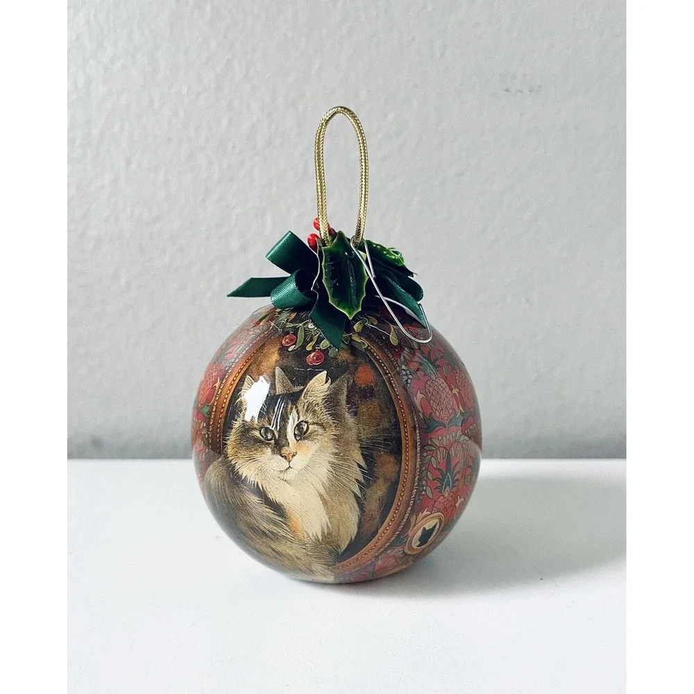Enesco Vintage 90's Cat Christmas Ornament Ball Leslie Anne Vintage‎ Holly
